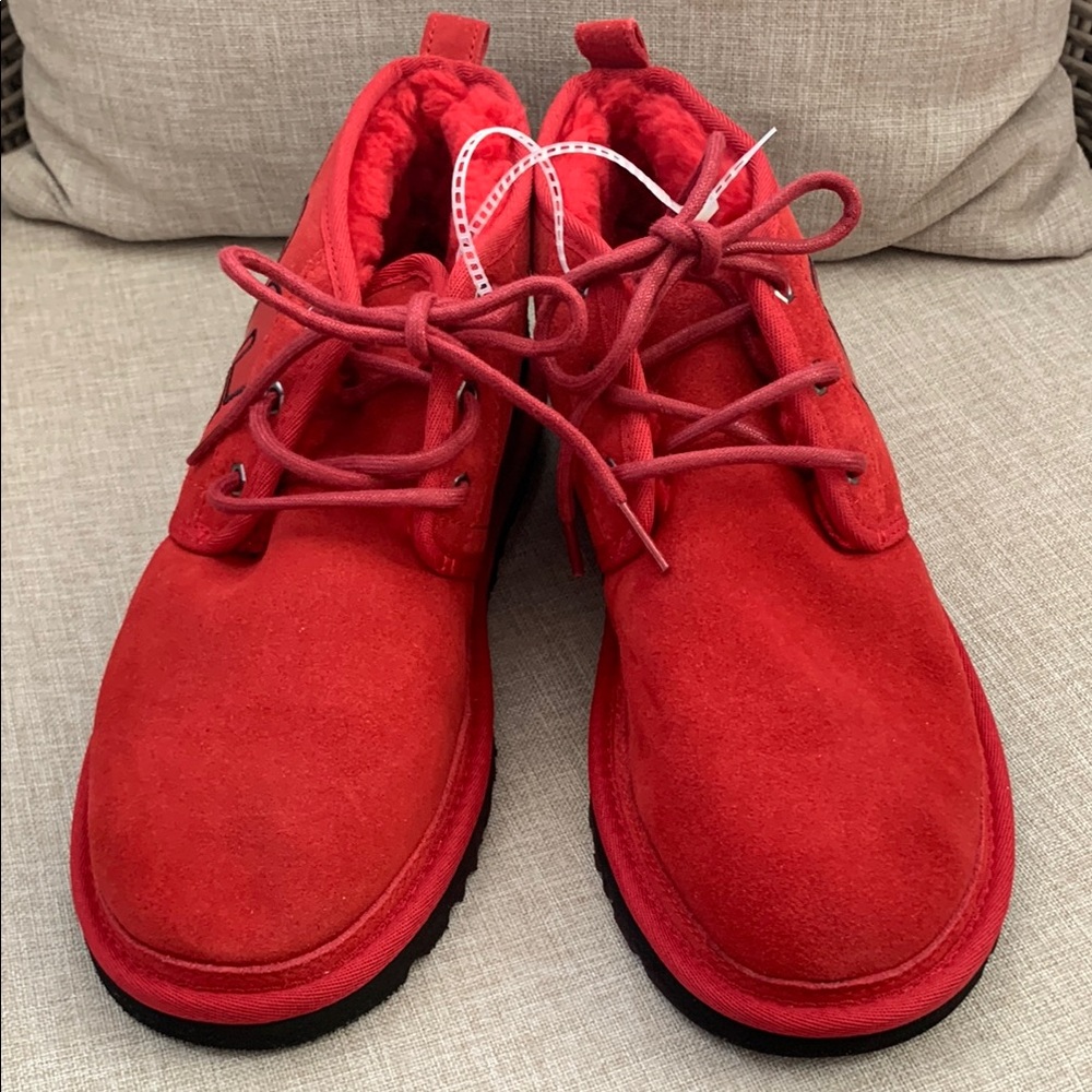 FINAL PRICE NWT UGG Suede Boots w/Fur Inside, Red/Black Leather Logo Laces 9/10 - Picture 2 of 11